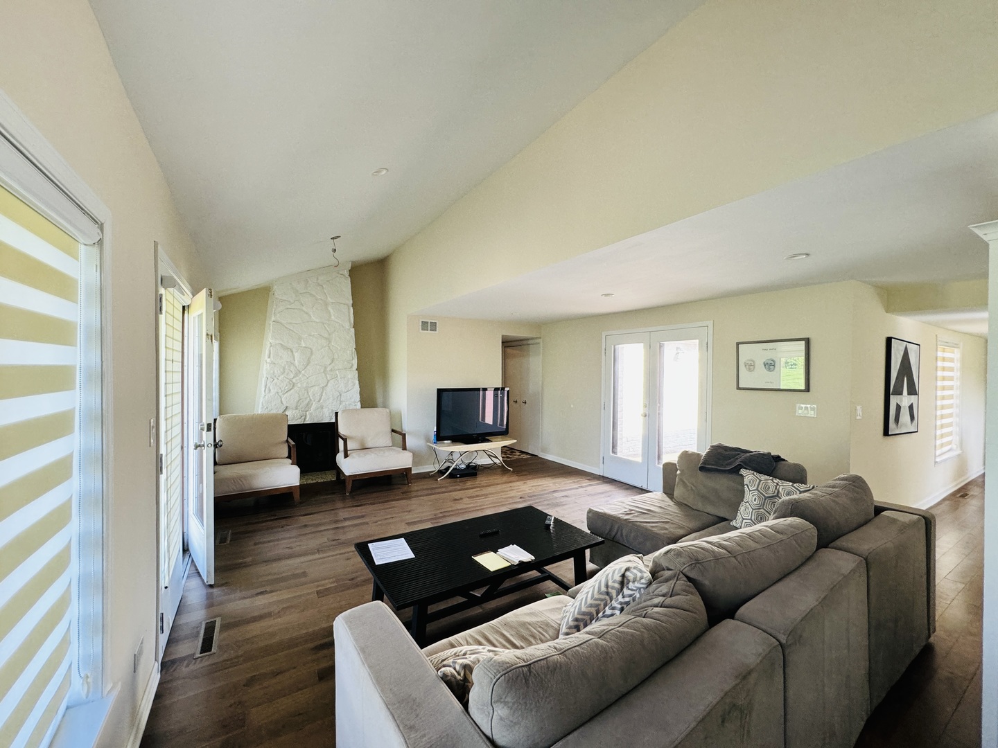 4279 Hilltop Road Long Grove, IL 60047 - Photo 8 of 21 a living room with furniture and a couch
