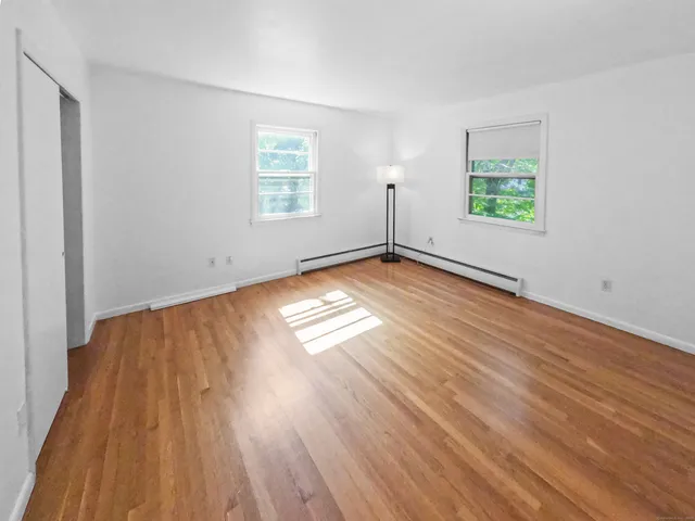 a view of empty room with window