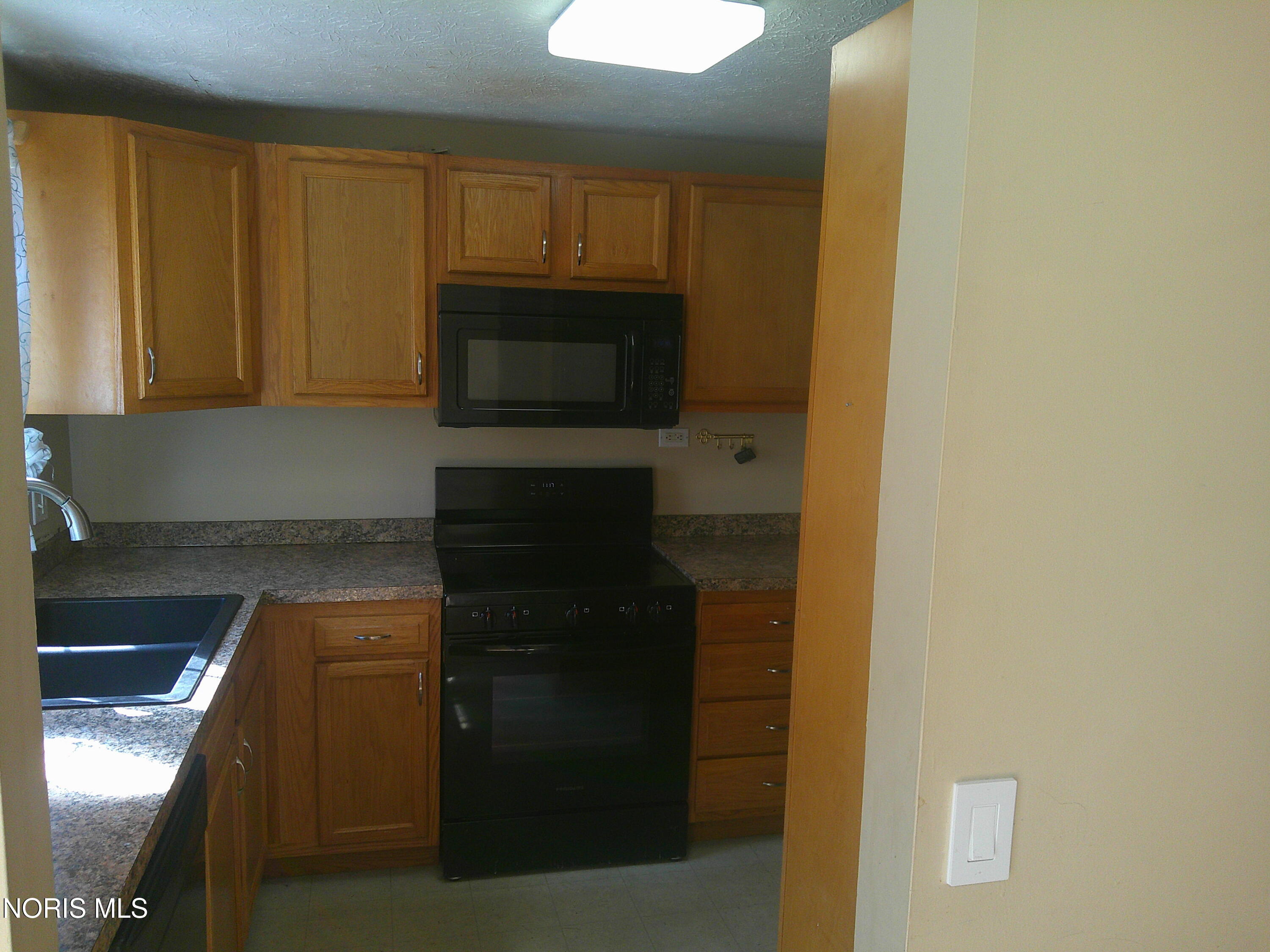 2806 Micham Road Toledo, OH 43615 - Photo 7 of 31 Gallery Image 7