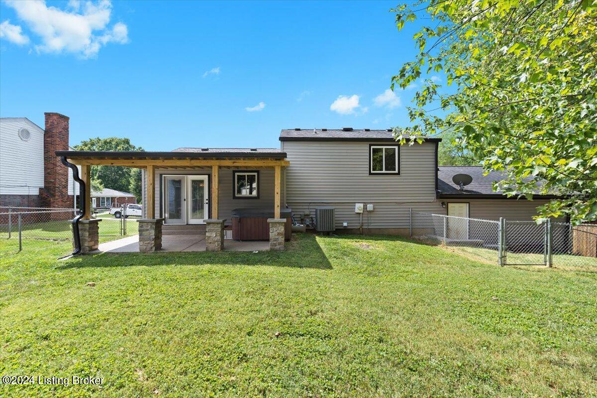8220 Roseborough Road Louisville, KY 40228 - Photo 5 of 49 IMG_1557