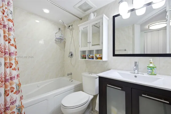 $450,000 | 11483 Southwest 109th Road, Unit 2F, Miami, FL 33176