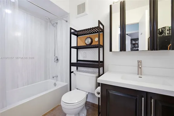 $450,000 | 11483 Southwest 109th Road, Unit 2F, Miami, FL 33176
