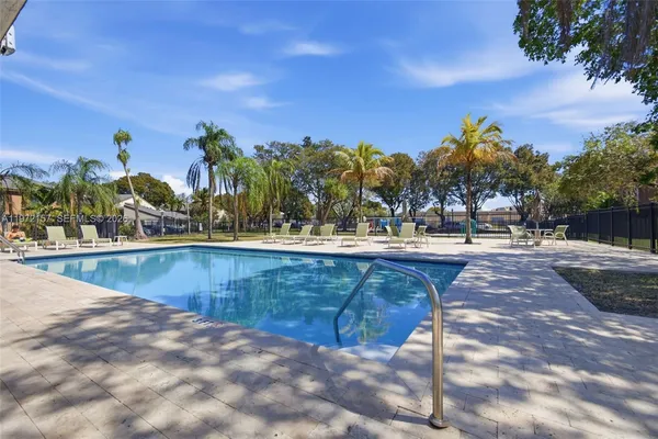 $450,000 | 11483 Southwest 109th Road, Unit 2F, Miami, FL 33176