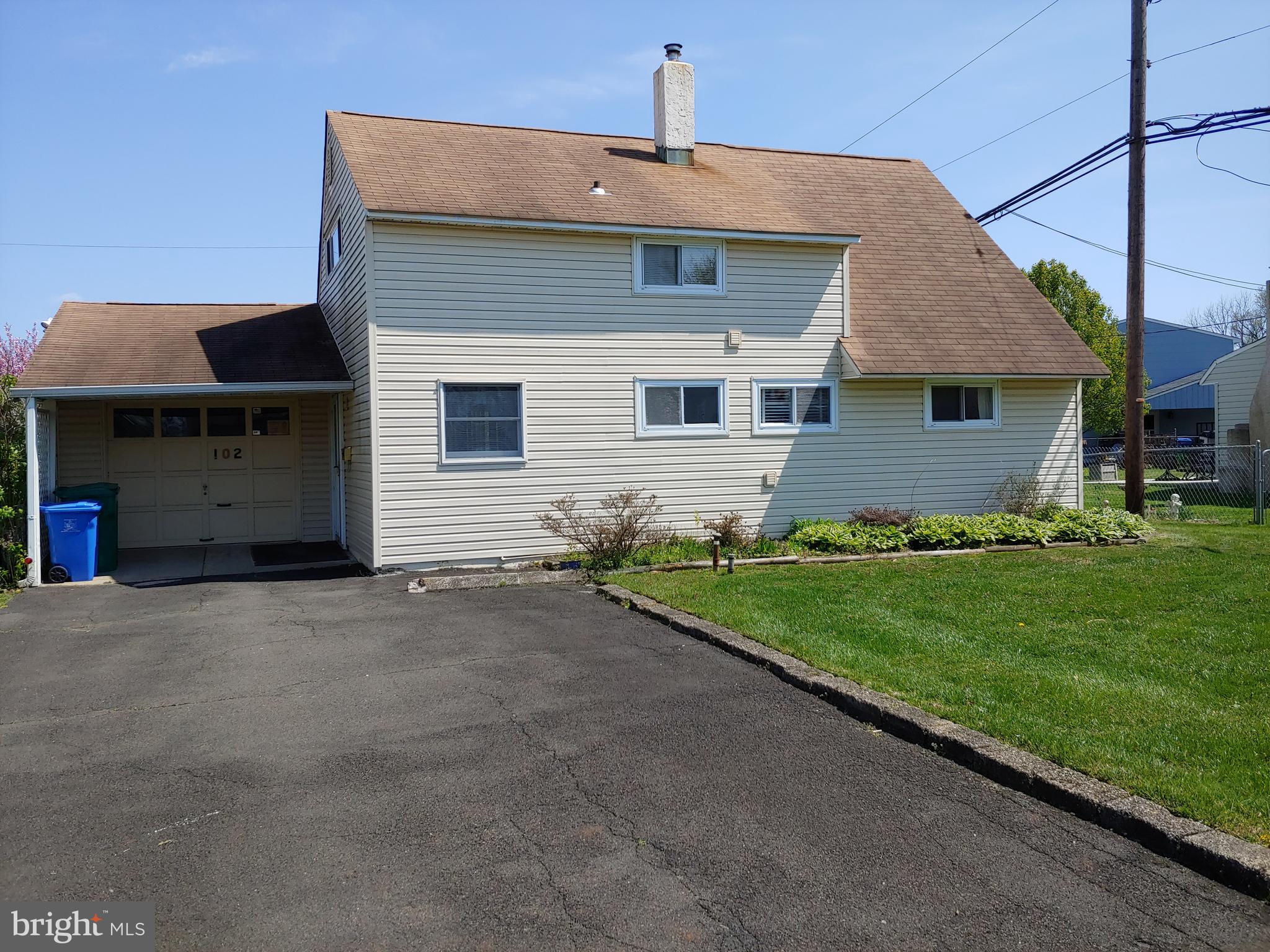 102 Goldengate Road Levittown, PA 19057 - Photo 1 of 3