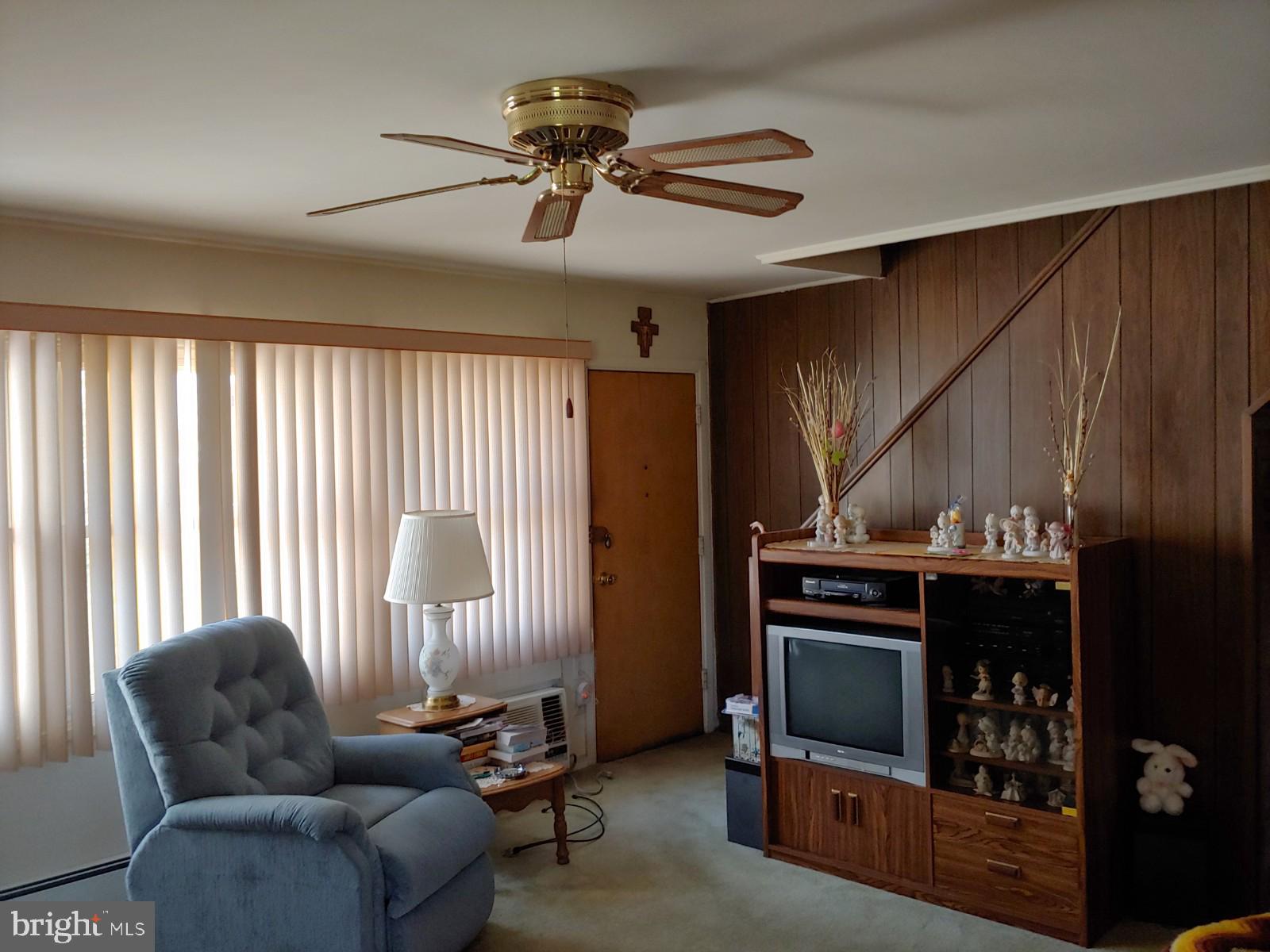 102 Goldengate Road Levittown, PA 19057 - Photo 3 of 3