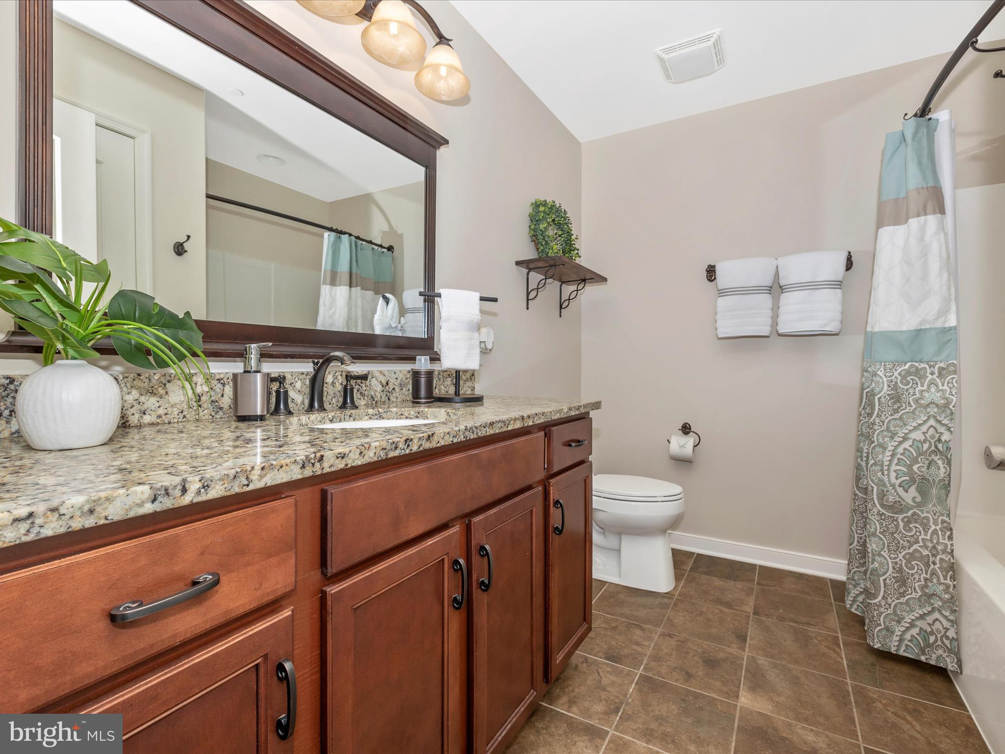 6719 Plantation Road Frederick, MD 21701 - Photo 35 of 74 Full hallway bath