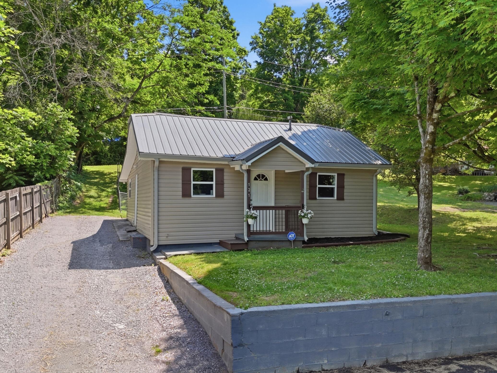 121 Sharp Rd - Exterior 1