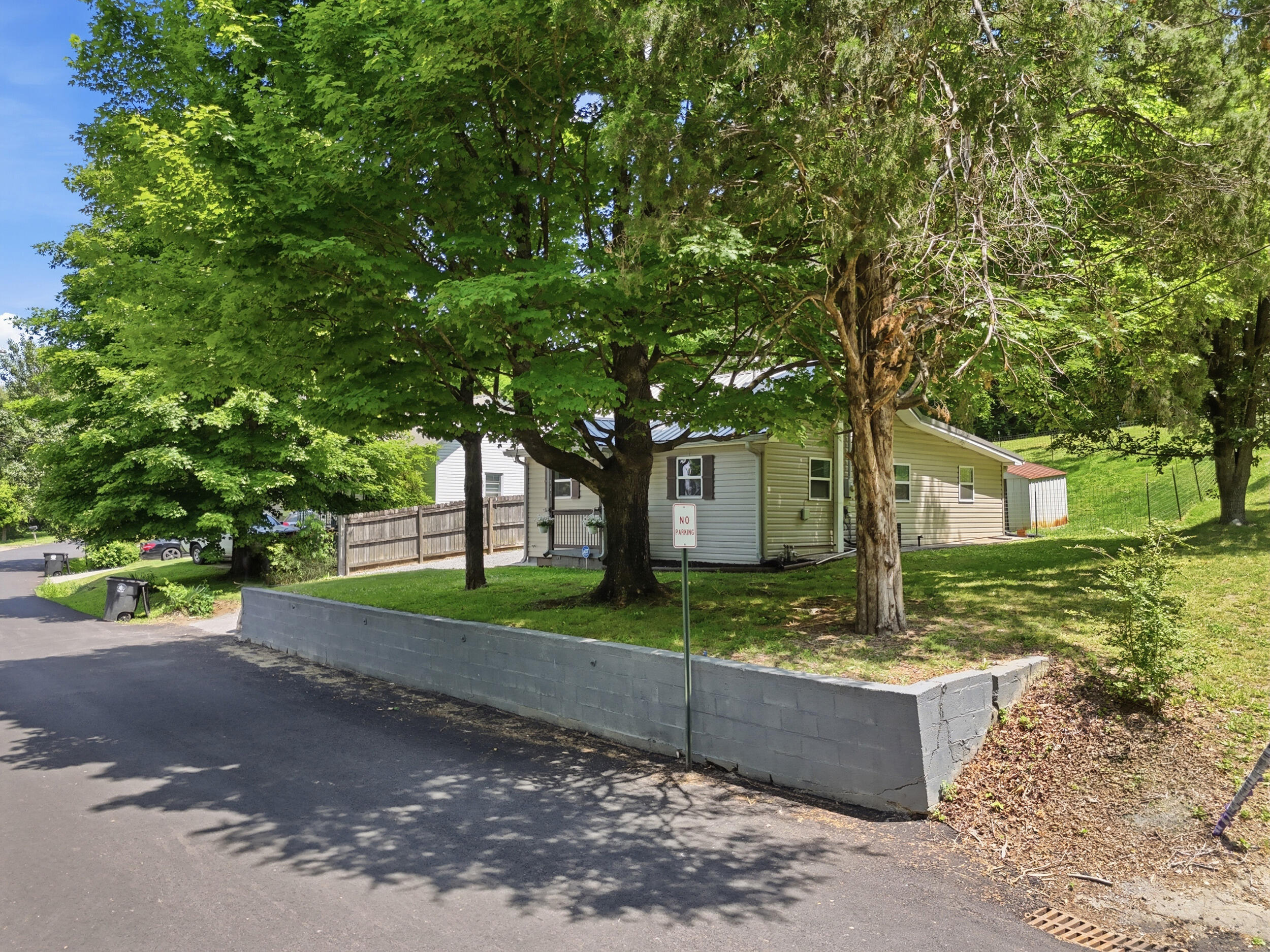 121 Sharp Road Athens, TN 37303 - Photo 16 of 22 121 Sharp Rd - Exterior 4