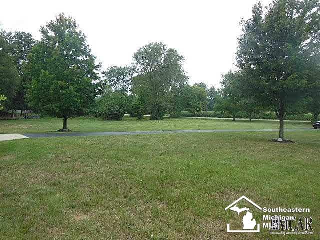 55 West Erie Road Temperance, MI 48182 - Photo 5 of 45 21362535-4.JPG
