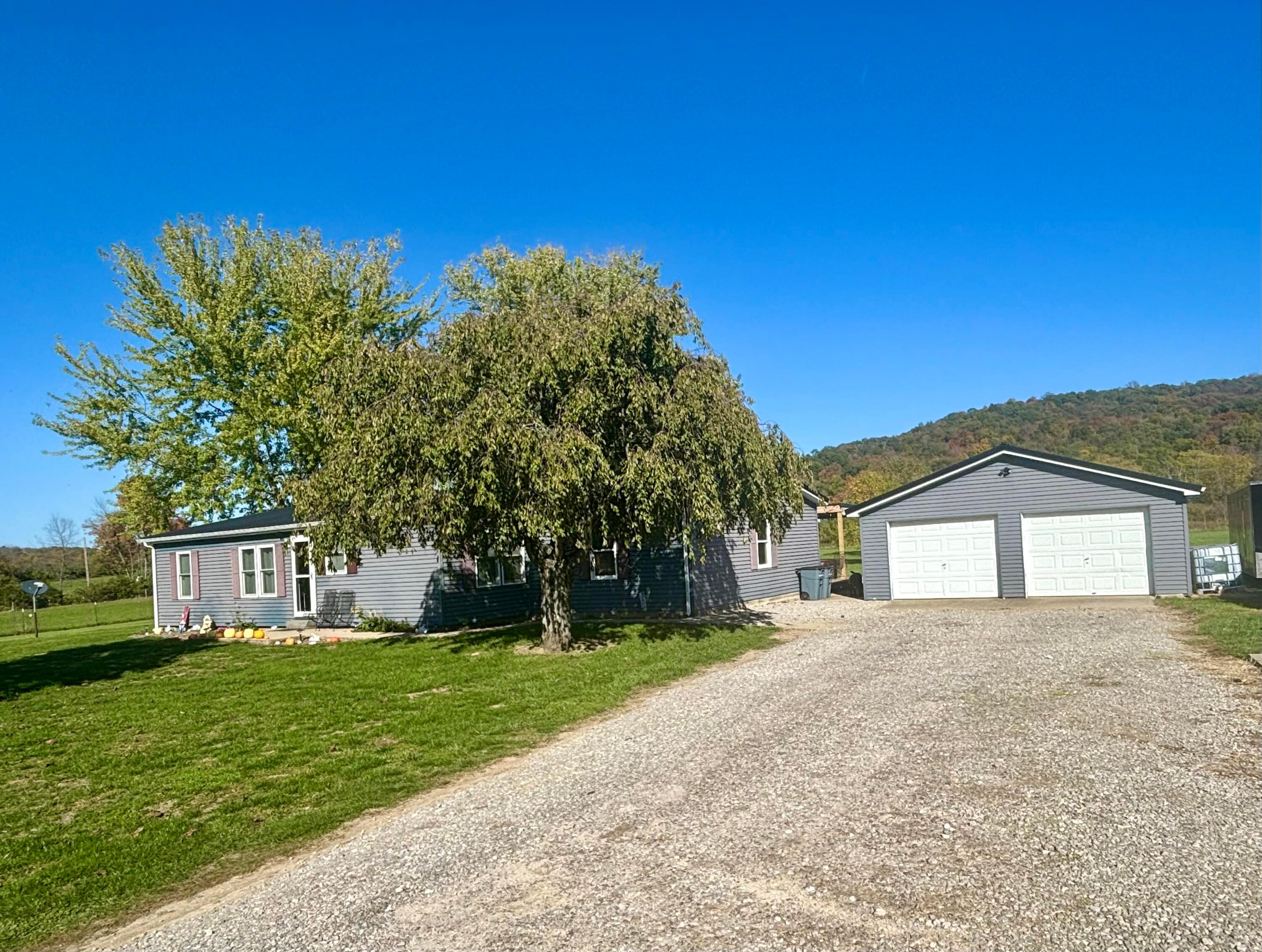 1586 Parrett Road Greenfield, OH 45123 - Photo 2 of 33 IMG_8768