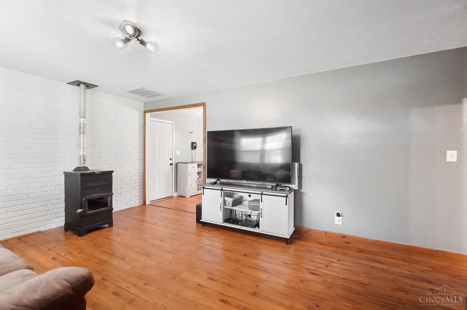 5668 Gratis Road Camden, OH 45311 - Photo 8 of 32 Gallery Image 8