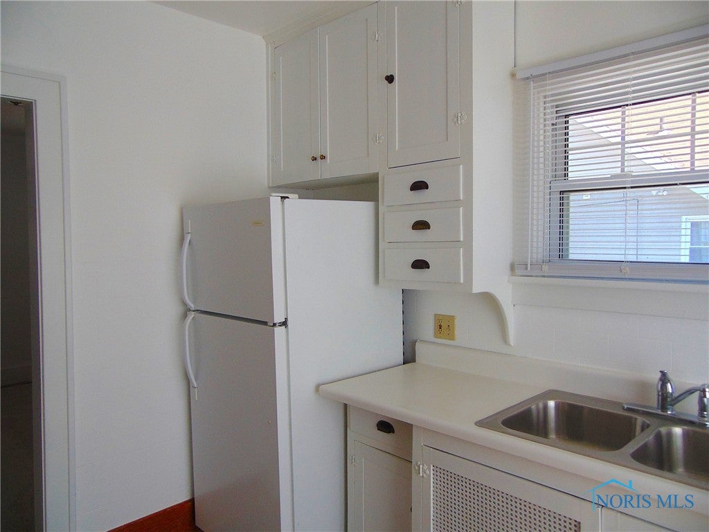 3040 Gradwohl Road Toledo, OH 43617 - Photo 21 of 34 Plenty of storage