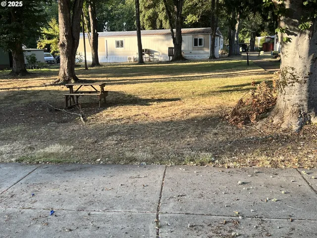 $64,900 | 4900 Royal Avenue, Unit 13, Eugene, OR 97402