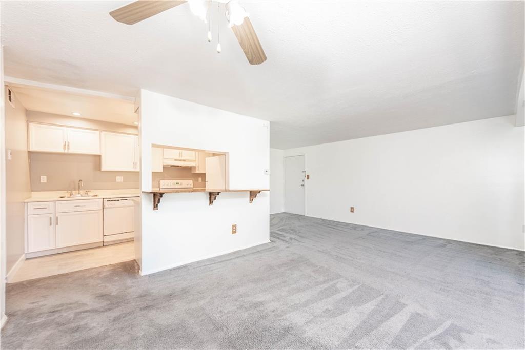 505 Hunters Path Road, Unit 23 Bridgeville, PA 15017 - Photo 4 of 22