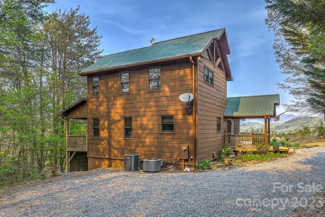 398 Pin Oak Ridge Murphy, NC 28906 - Photo 8 of 30 a front view of a house with a yard