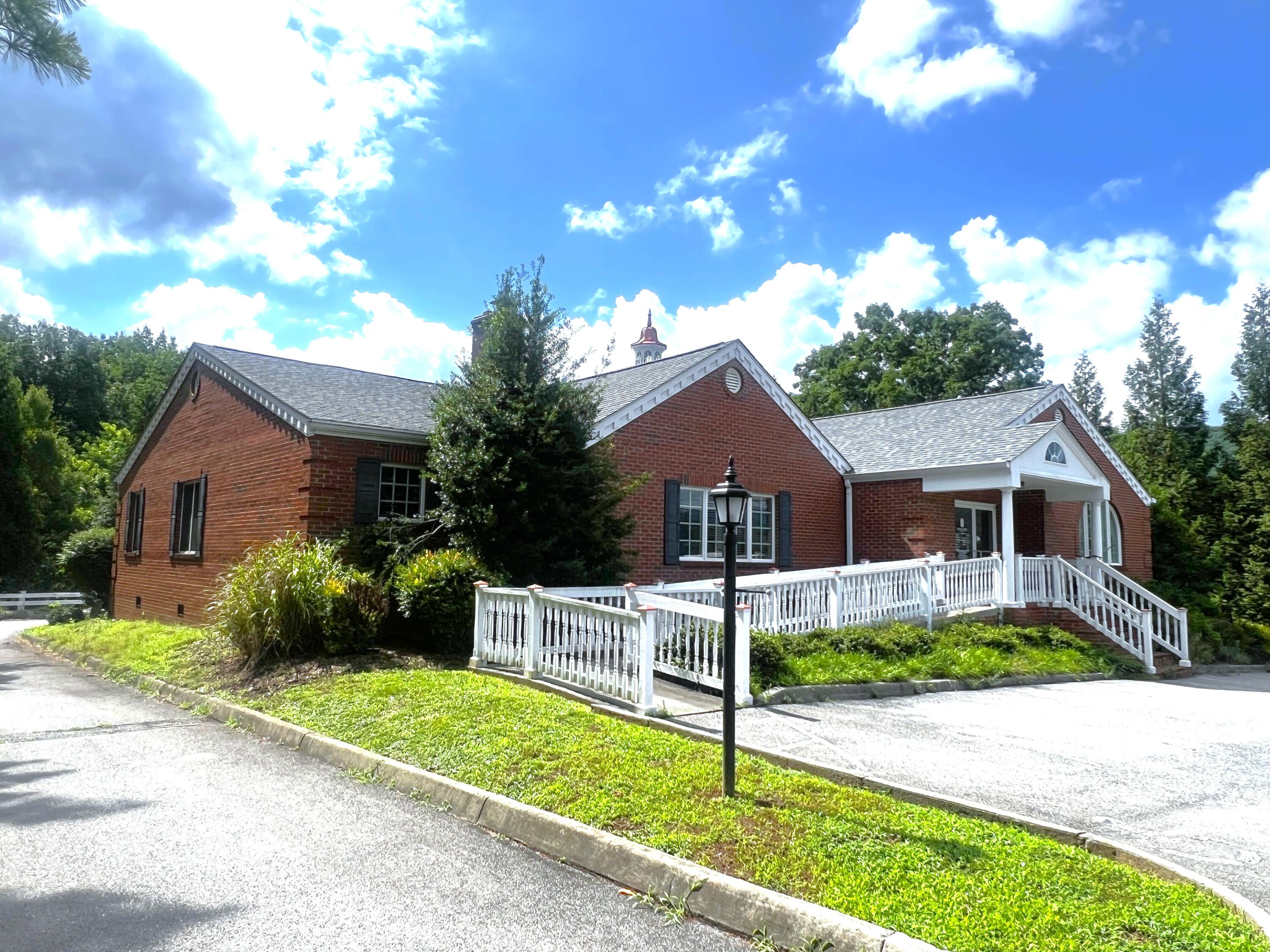 5604 Starkey Road Roanoke, VA 24018 - Photo 1 of 10 IMG_6780