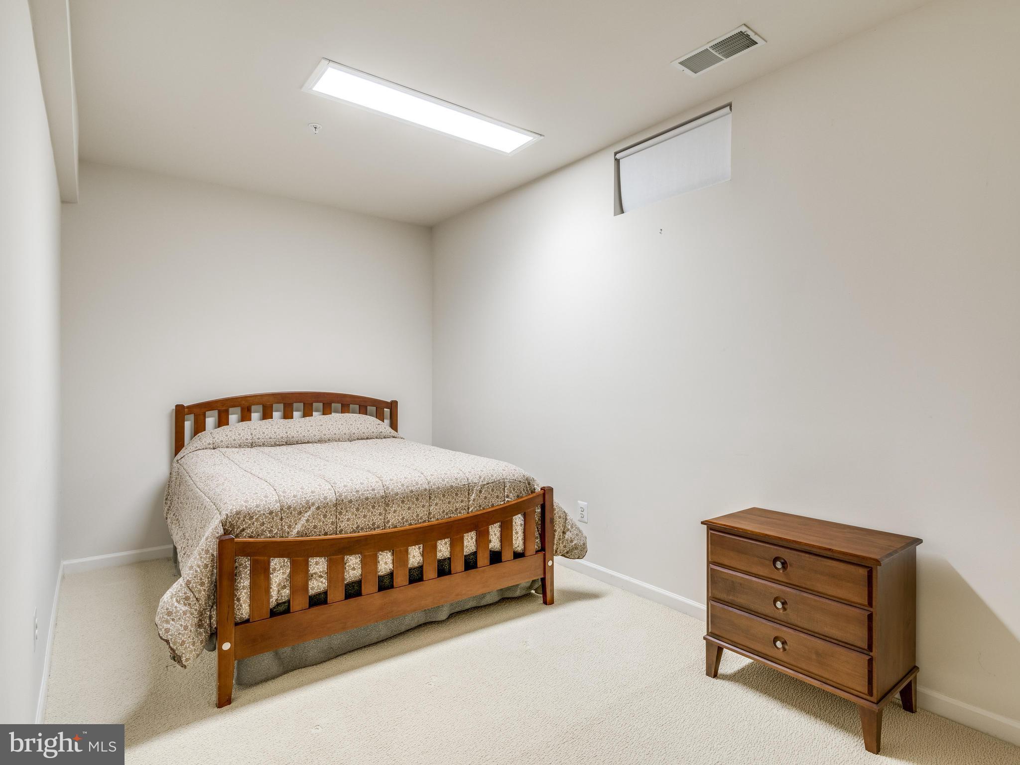 22612 Conklin Ridge Court Ashburn, VA 20148 - Photo 26 of 30 Room with Window