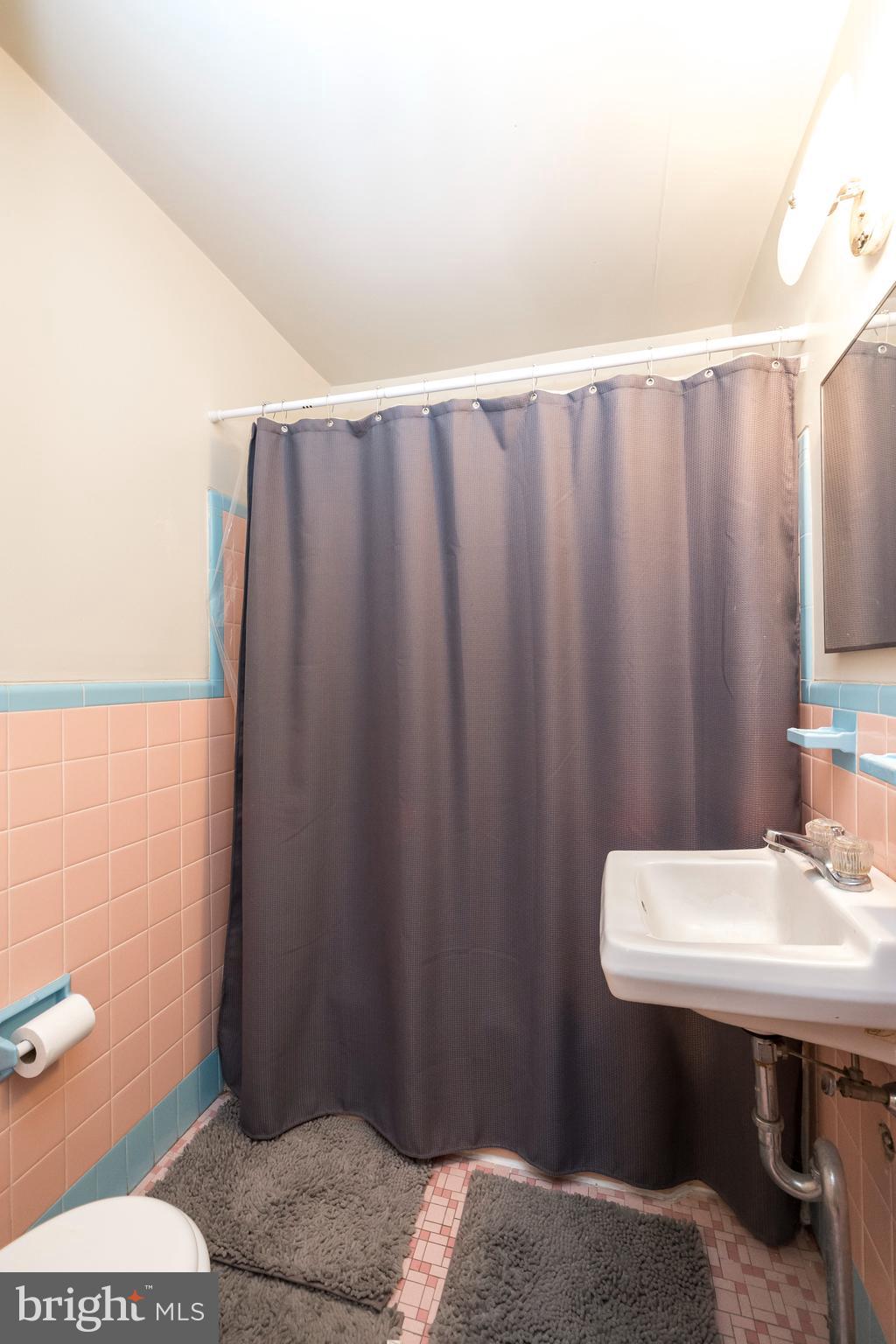 834 Fuller Street Philadelphia, PA 19111 - Photo 14 of 15 Gallery Image 14