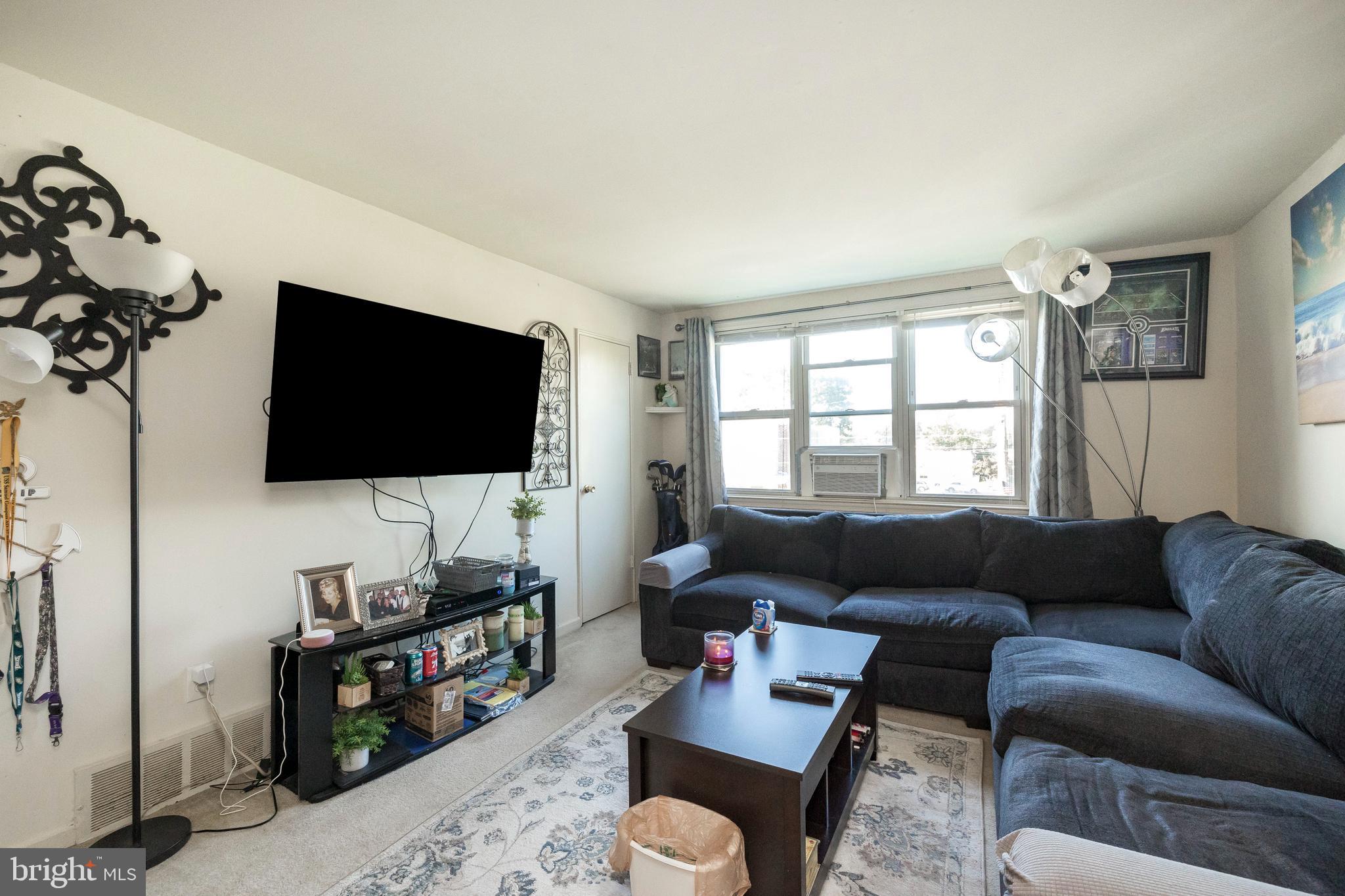 834 Fuller Street Philadelphia, PA 19111 - Photo 3 of 15 Gallery Image 3
