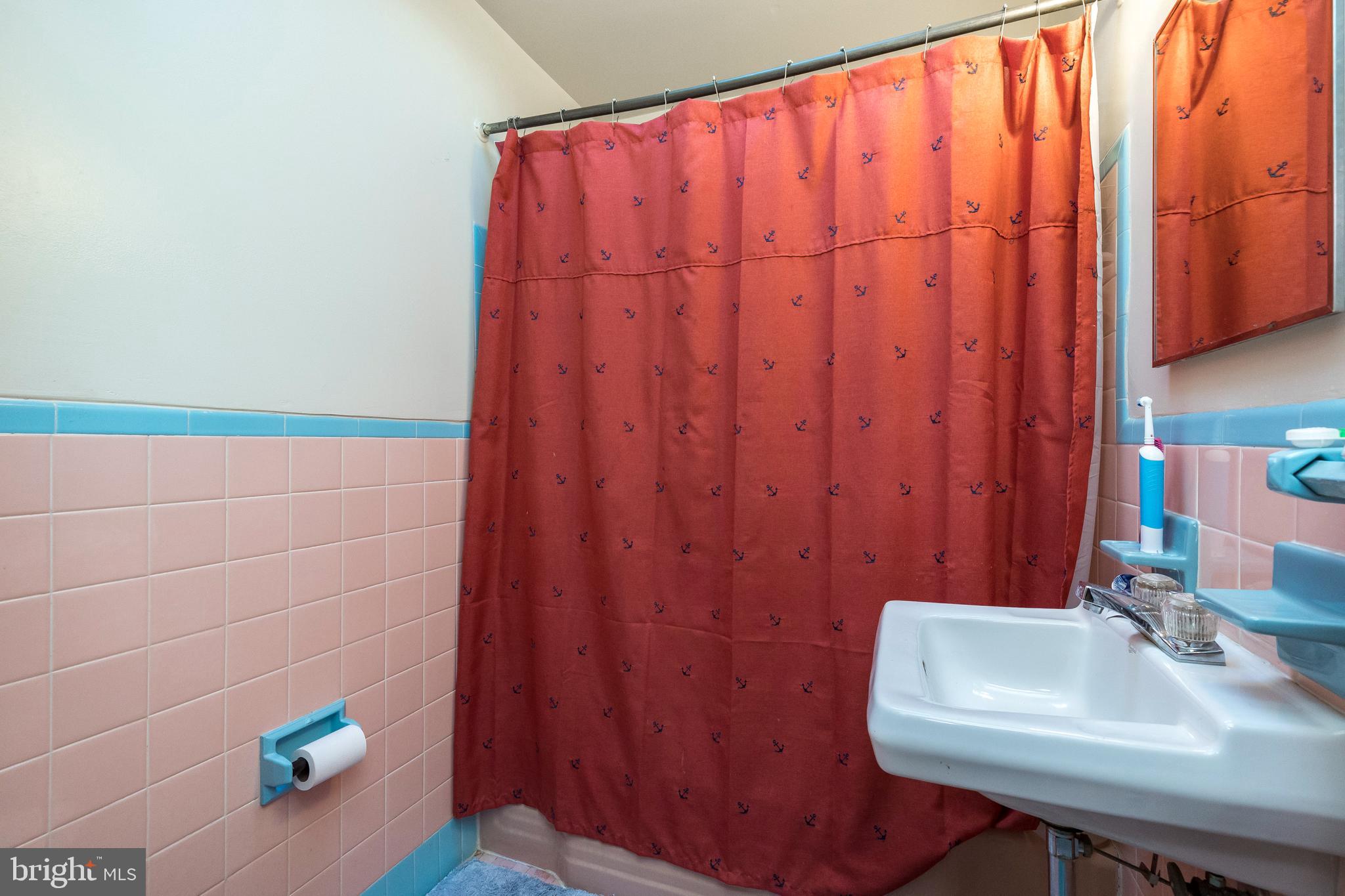 834 Fuller Street Philadelphia, PA 19111 - Photo 7 of 15 Gallery Image 7