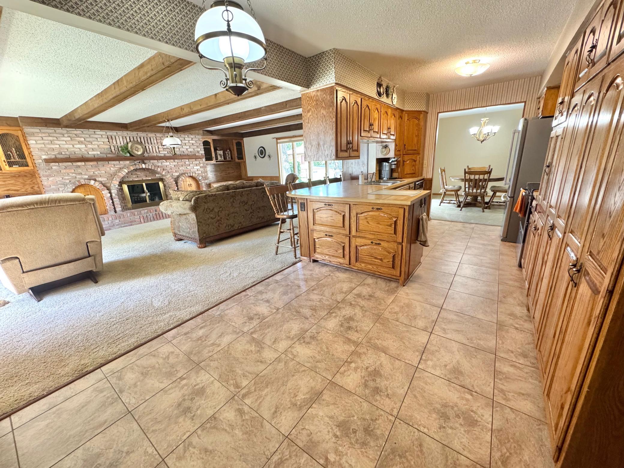906 Birch Street Marshall, MN 56258 - Photo 7 of 30