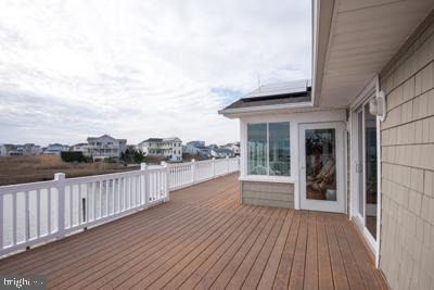 1335 ' TREX DECKING