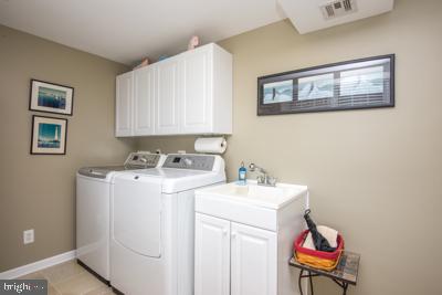 46 Kansas Road Tuckerton, NJ 08087 - Photo 41 of 47 1ST FLOOR LAUNDRY ROOM WITH UTILITY SINK
