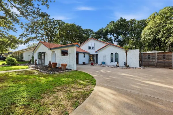 $499,000 | 913 Harwood Terrace, Bedford, TX 76021