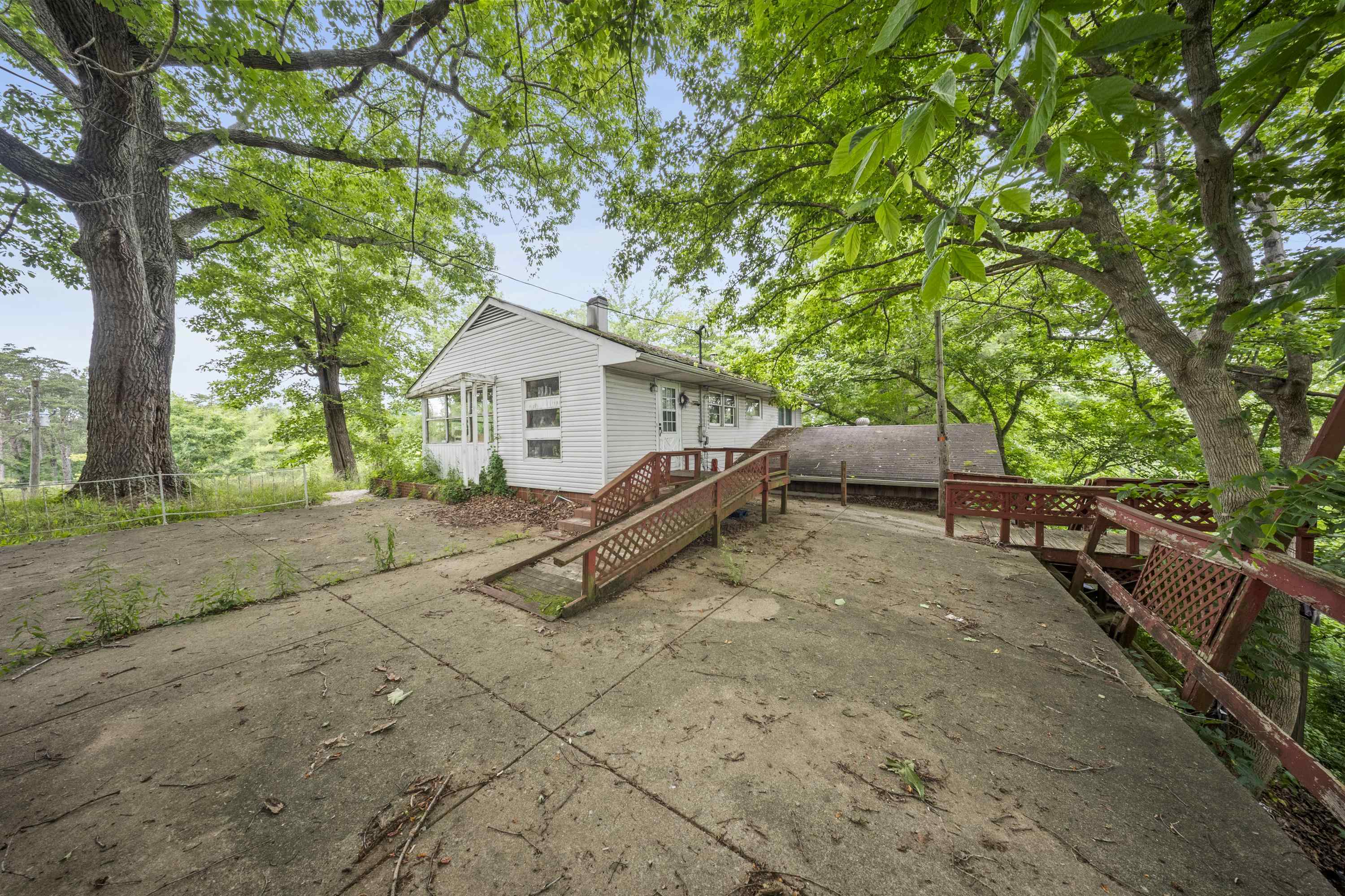 165 Sunset Hill Road Grayson, KY 41143 - Photo 2 of 35