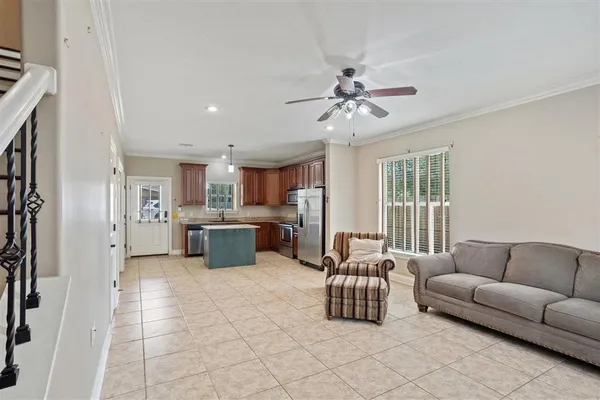 $1,400 | 5017 South Prien Lake Road, Lake Charles, LA 70605