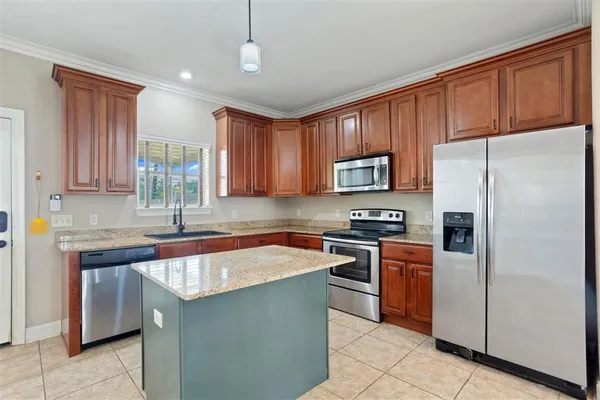 $1,400 | 5017 South Prien Lake Road, Lake Charles, LA 70605