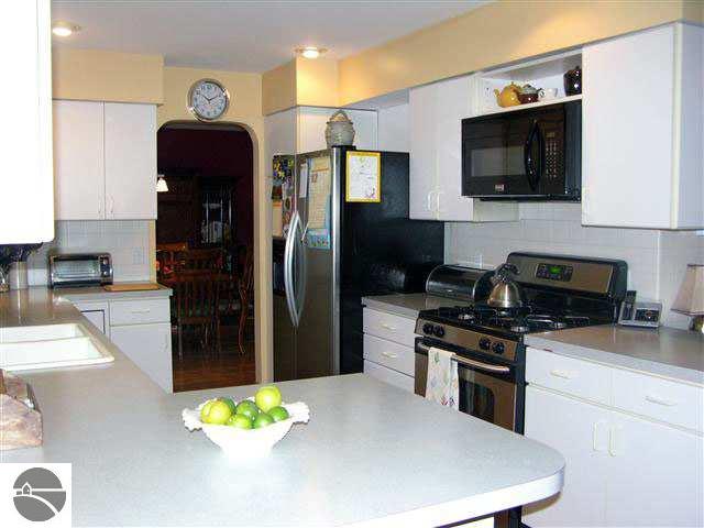 3572 Lone Lookout Road Traverse City, MI 49686 - Photo 5 of 25 1728813-4.JPG