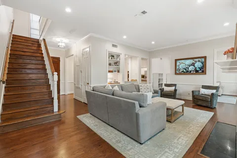 $695,000 | 6734 Vanderbilt Street, Unit 8, Houston, TX 77005