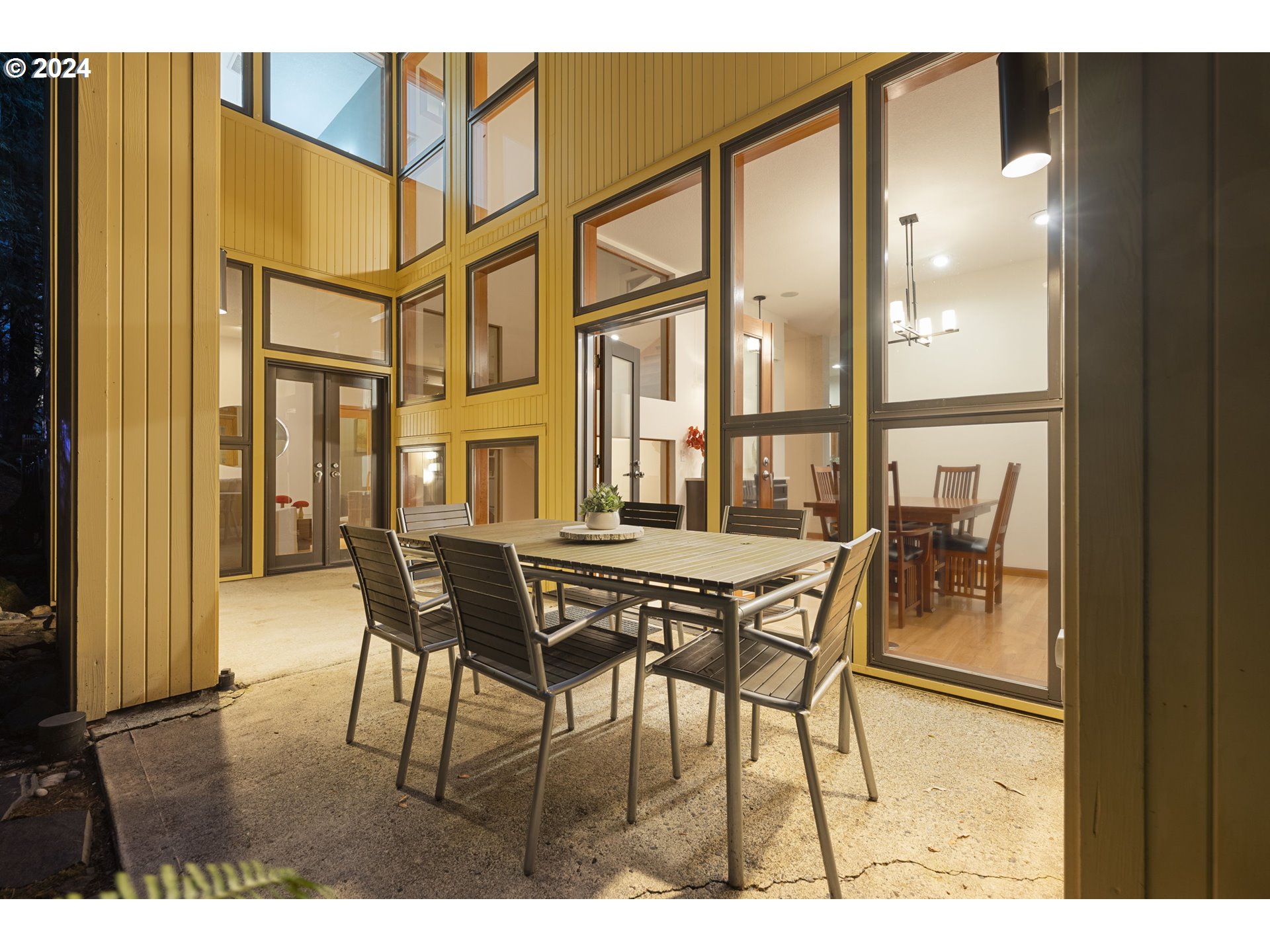 816 Southwest Terwilliger Place Portland, OR 97239 - Photo 20 of 41 Gallery Image 20