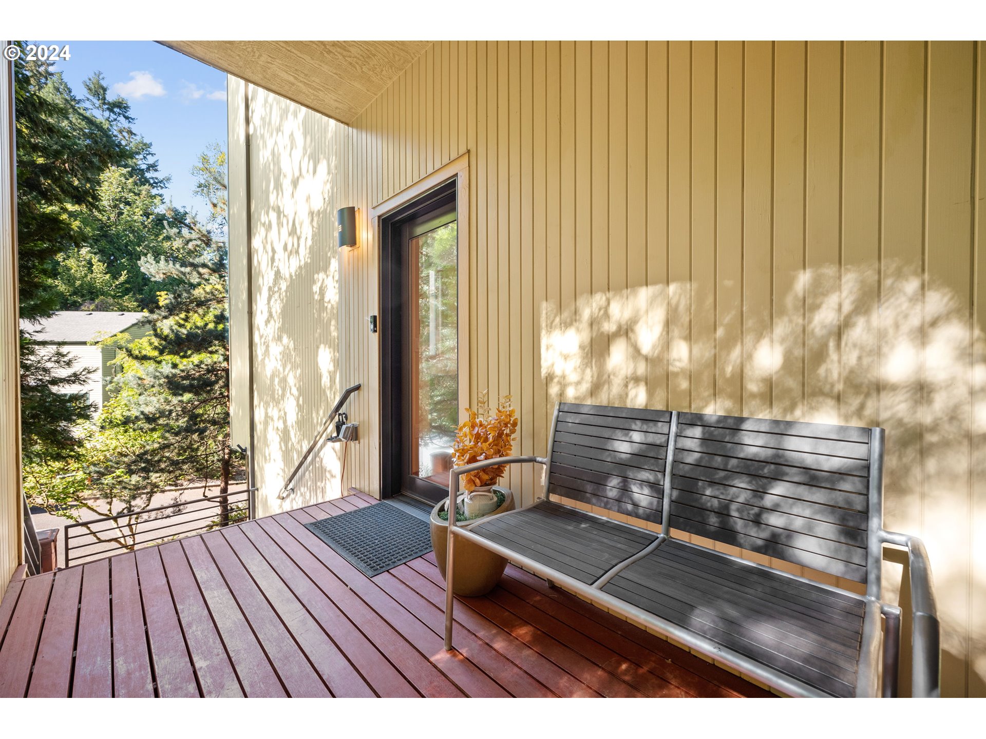 816 Southwest Terwilliger Place Portland, OR 97239 - Photo 5 of 41 Gallery Image 5