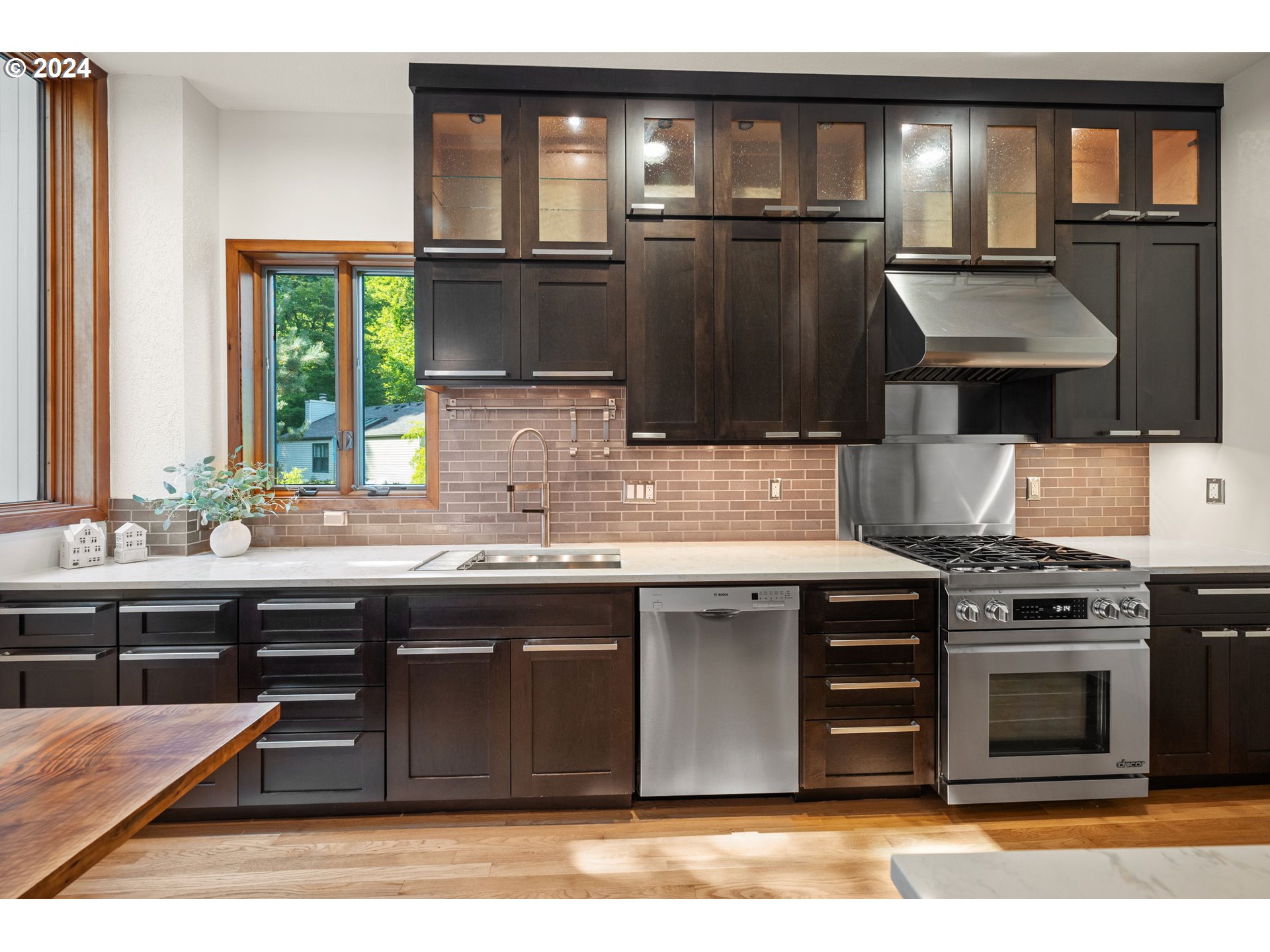 816 Southwest Terwilliger Place Portland, OR 97239 - Photo 10 of 41 Kitchen
