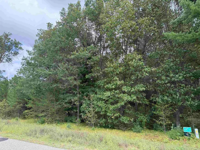 $185,000 | N8114 Bailey's Boulevard, New Lisbon, WI 53950