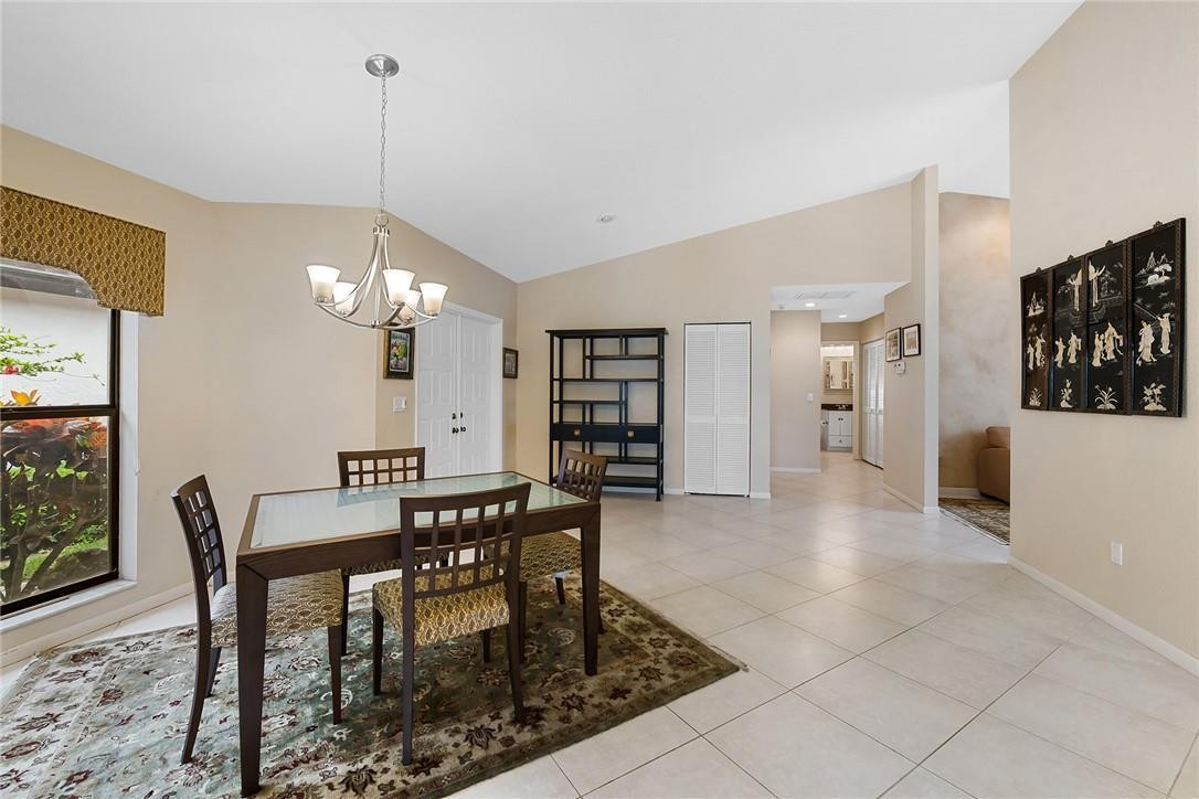 10216 Sunset Bend Drive Boca Raton, FL 33428 - Photo 8 of 24 Dining Area