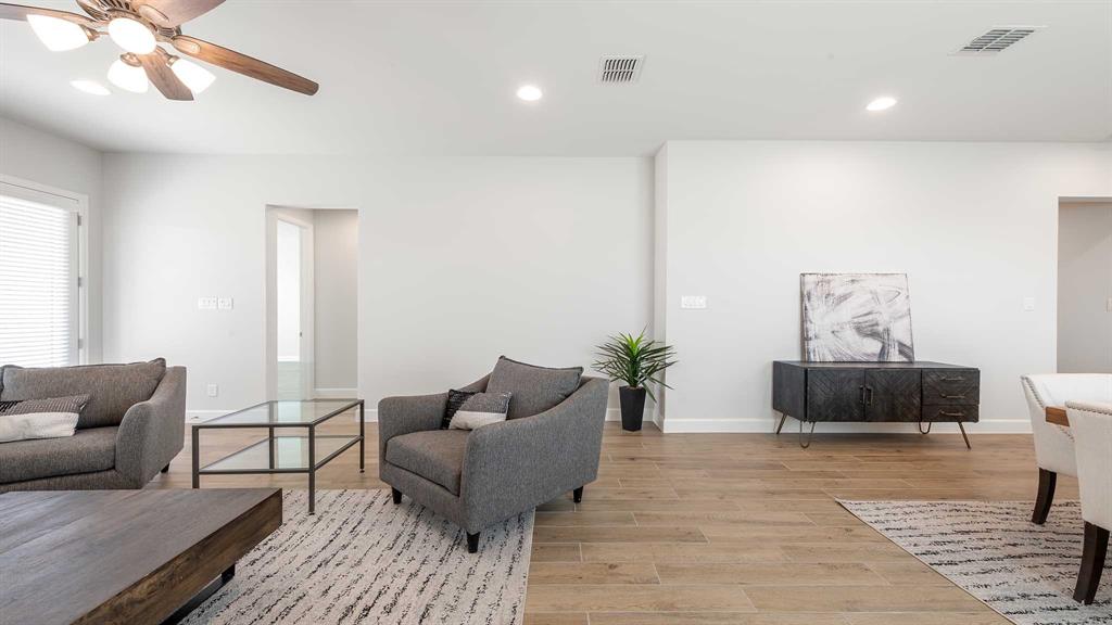 10437 Terrapin Road Fort Worth, TX 76126 - Photo 3 of 23