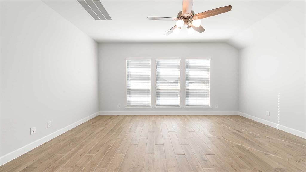 10437 Terrapin Road Fort Worth, TX 76126 - Photo 9 of 23