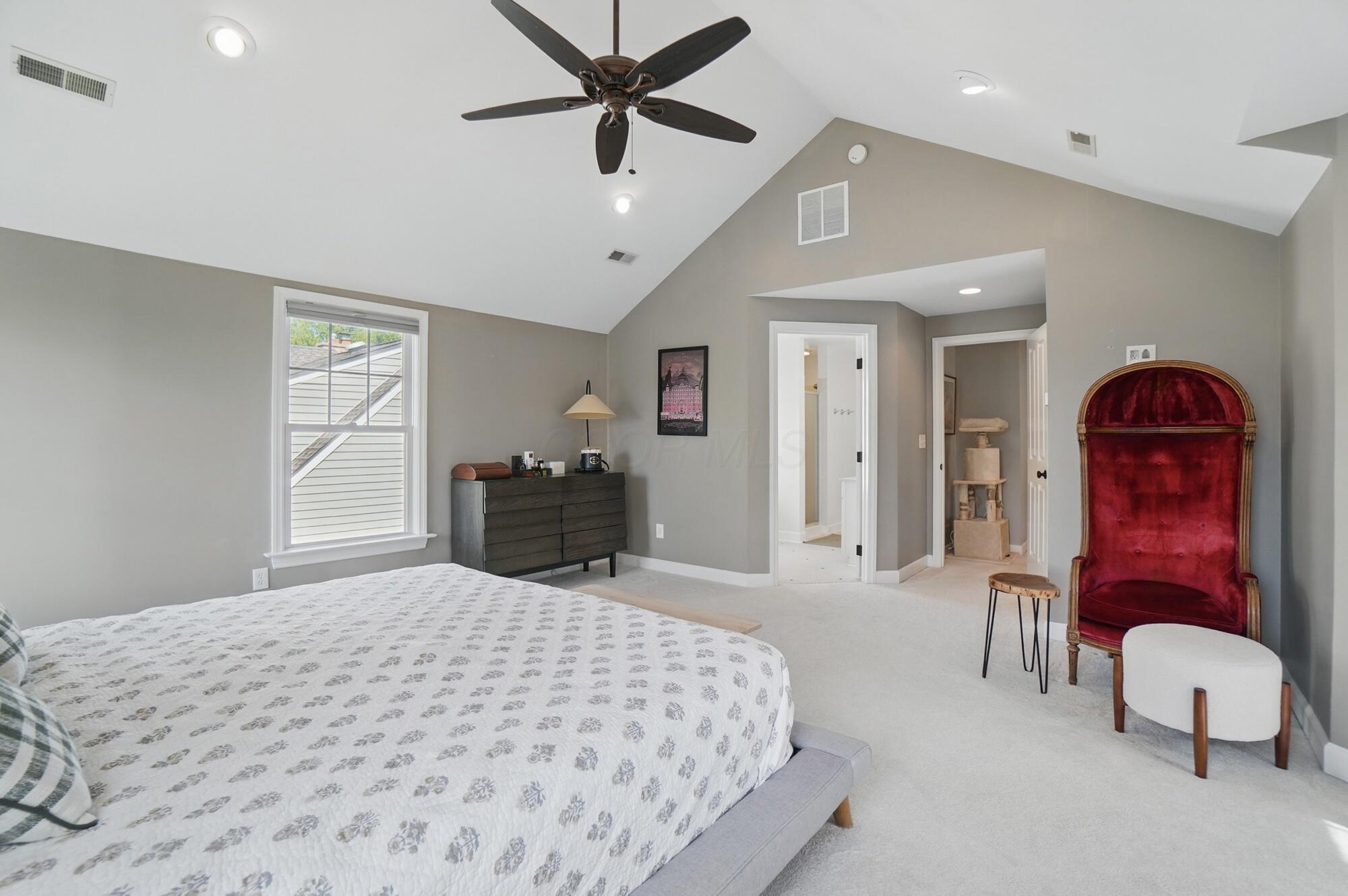 1611 Grenoble Road Columbus, OH 43221 - Photo 32 of 54 Owner En-Suite