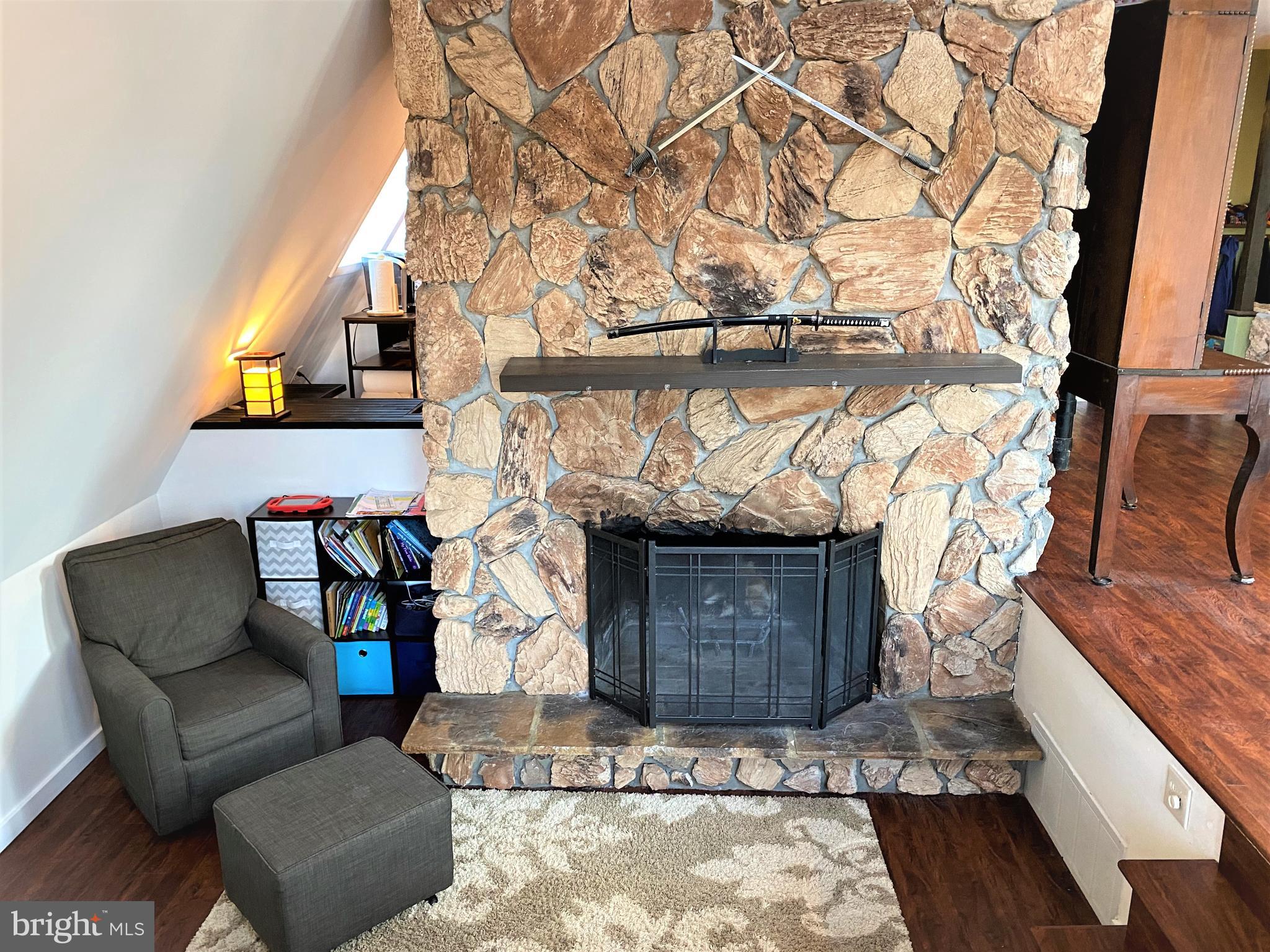 310 Mountain View Road Reading, PA 19607 - Photo 9 of 26 Family room