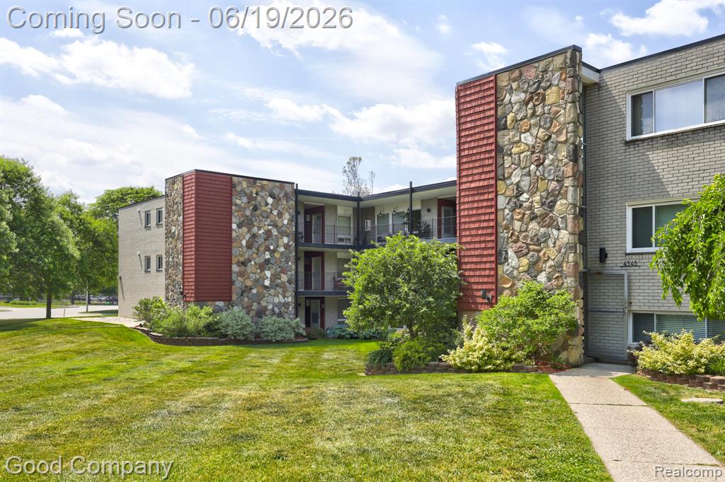 4345 Crooks Road, Unit 4 Royal Oak, MI 48073 - Photo 34 of 35