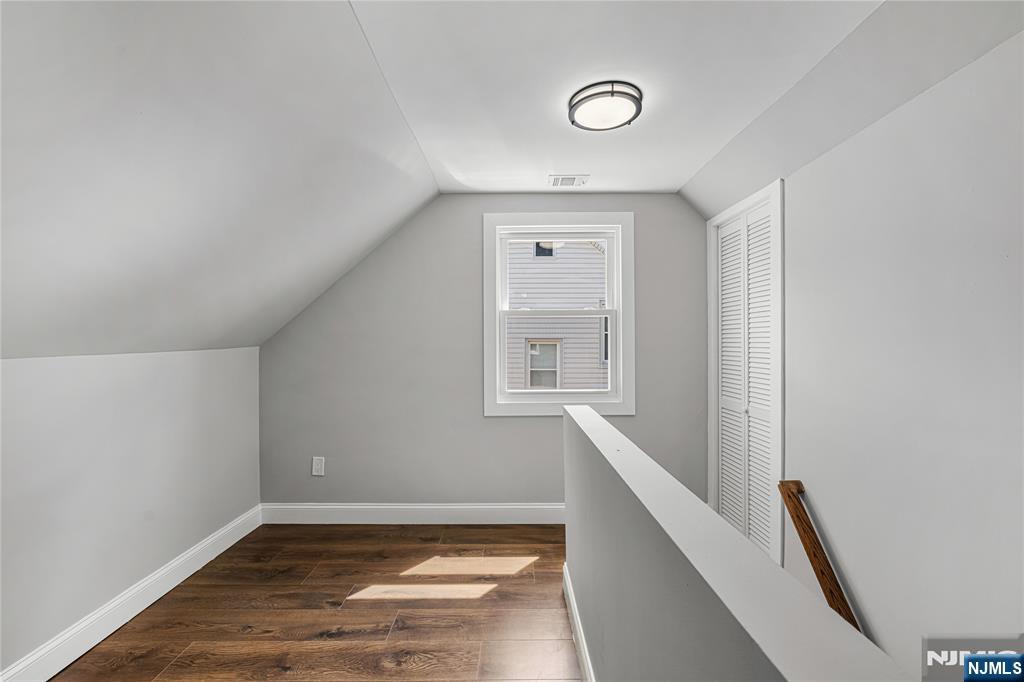 429 Wheatsheaf Road Roselle, NJ 07203 - Photo 25 of 39