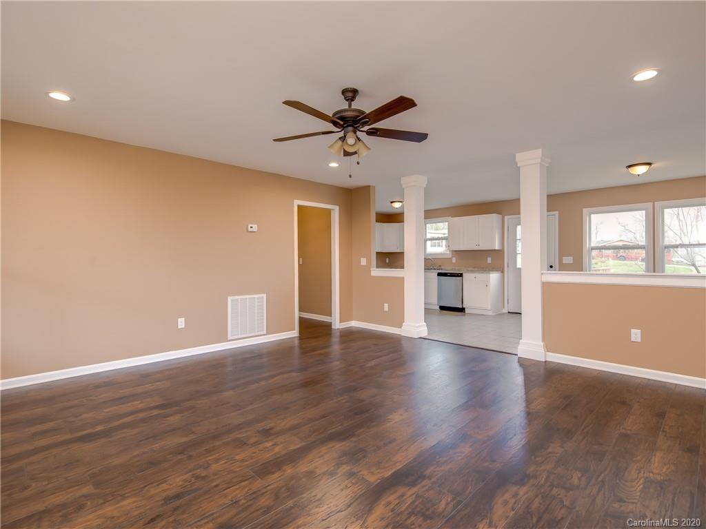 22 Kennedy Rise Hendersonville, NC 28792 - Photo 4 of 22