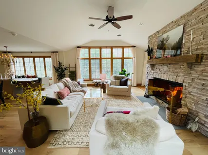 $675,000 | 614 Graystones Jeras Road, White Haven, PA 18661