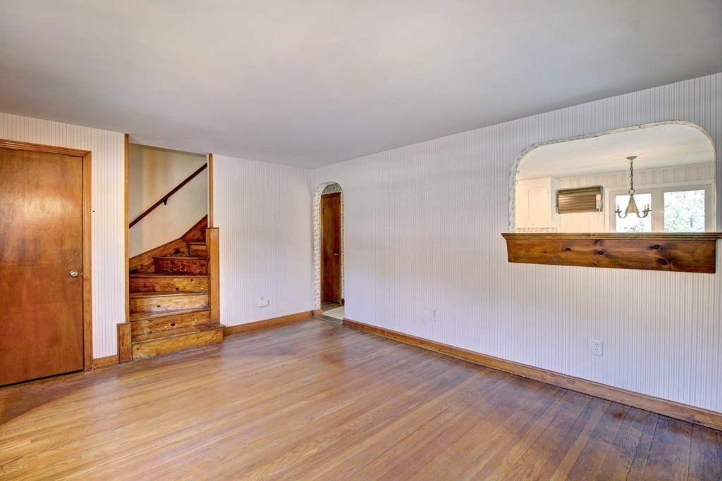 36 Karen Road Wakefield, MA 01880 - Photo 5 of 25 Gallery Image 5