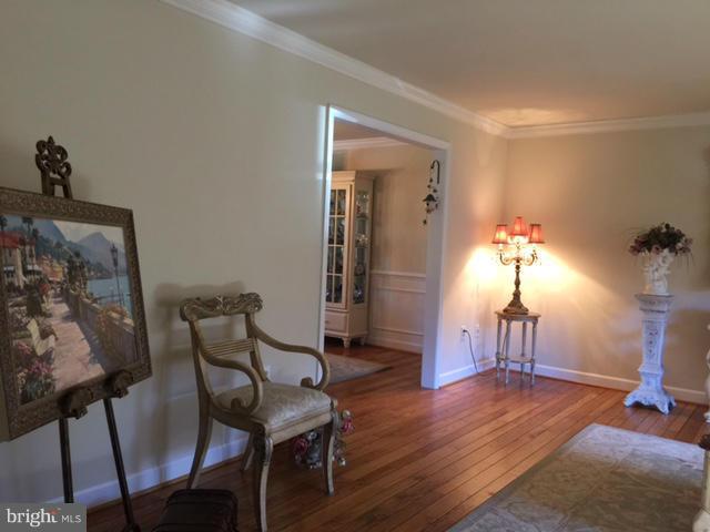 11000 Frederick Road Ellicott City, MD 21042 - Photo 8 of 30 Living Room