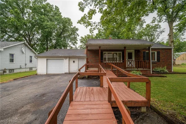 $155,000 | 108 Fairlawn Avenue, Niles, OH 44446