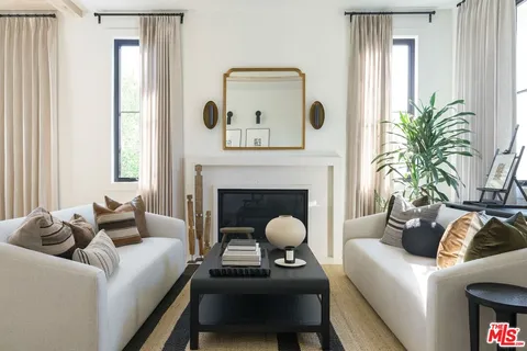 $1,895,000 | 900 Fiske Street, Pacific Palisades, CA 90272